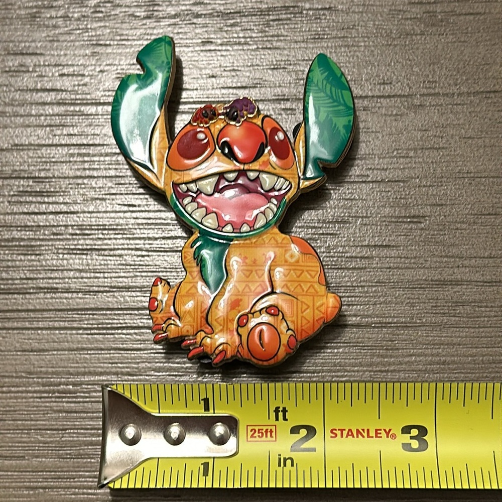 Stitch Crashes Disney Trading Pin- Stitch Crashes The Lion King- Limited Release - Picture 4 of 5